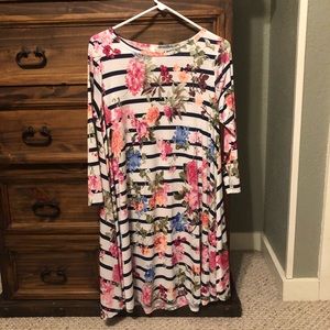 Boutique floral dress/tunic with pockets